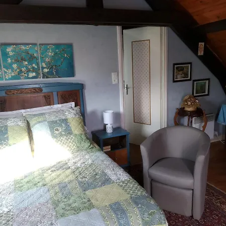 La Longere Des Gillettes Bed & Breakfast